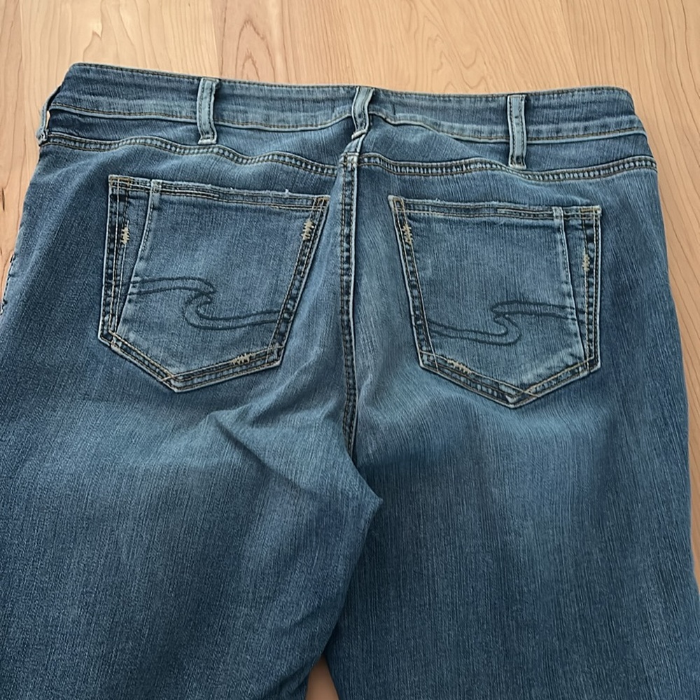 Silver Jeans Co. - image 5